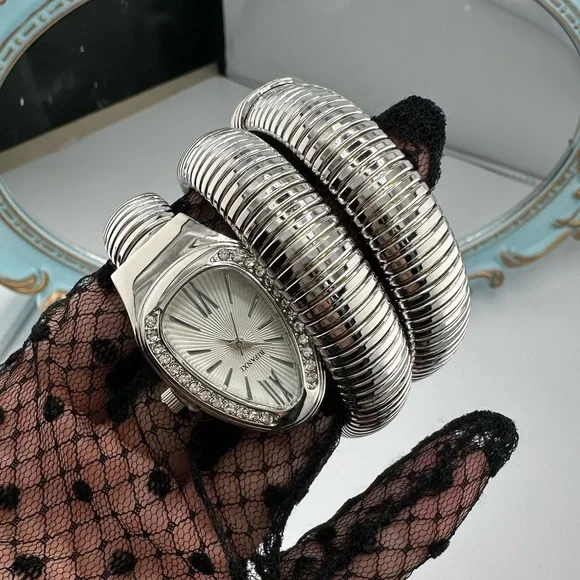 Luxury Serpenti Elegant Silver Wrap Women's Watch - Picture 3 of 11